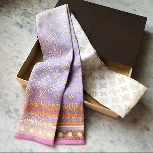 LOUIS VUITTON Bandeau Scarf